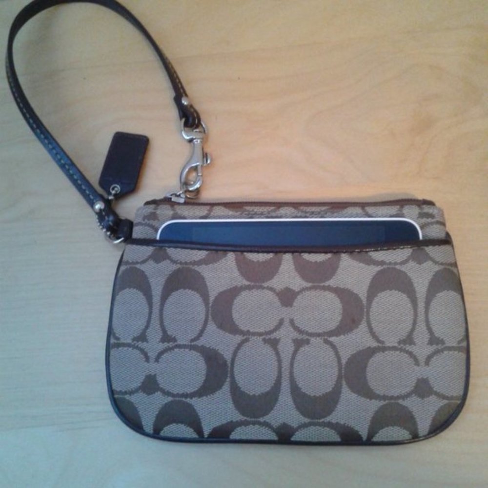 Wristlet